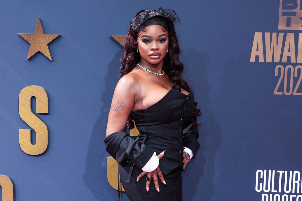 JT Told Cold Crowd She Was Done Performing