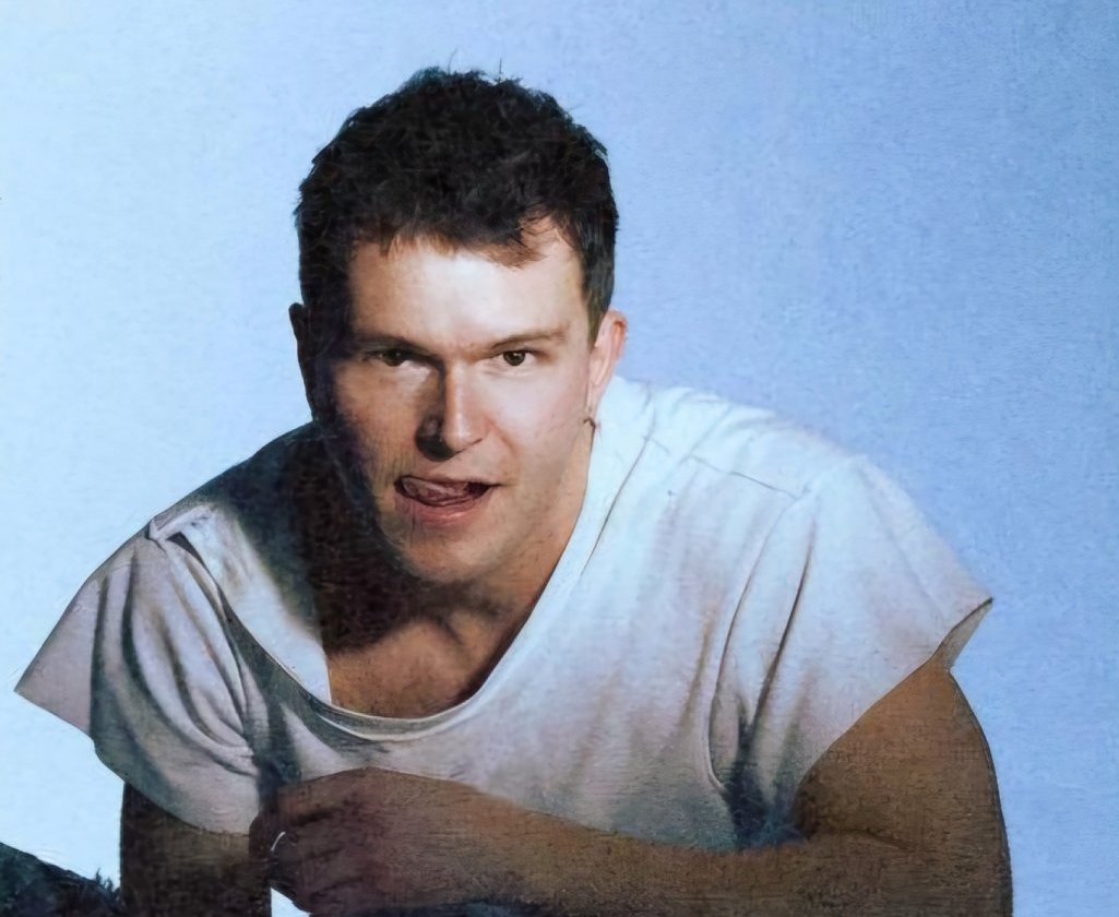 Listen to “Recreational” by Tsatsamis