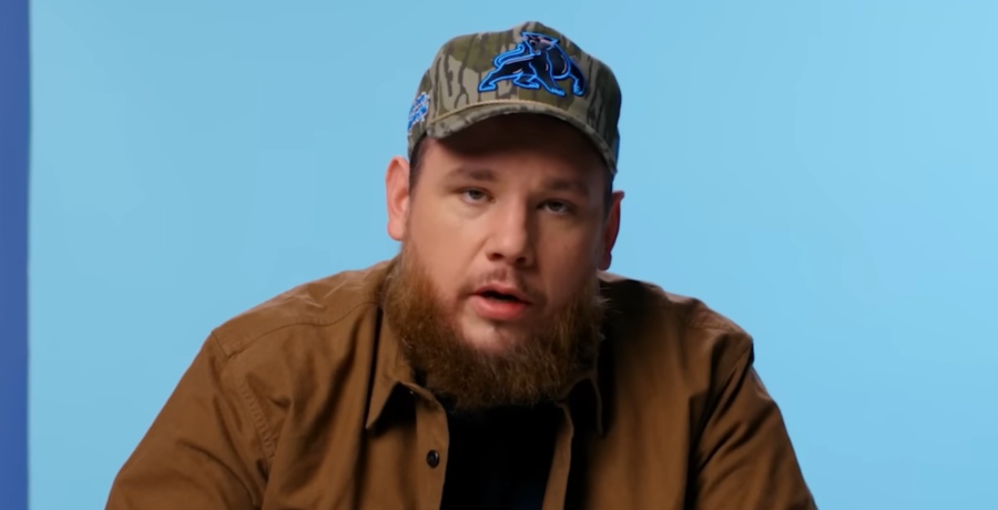 Luke Combs Gives Kids Big Tip At Lemonade Stand