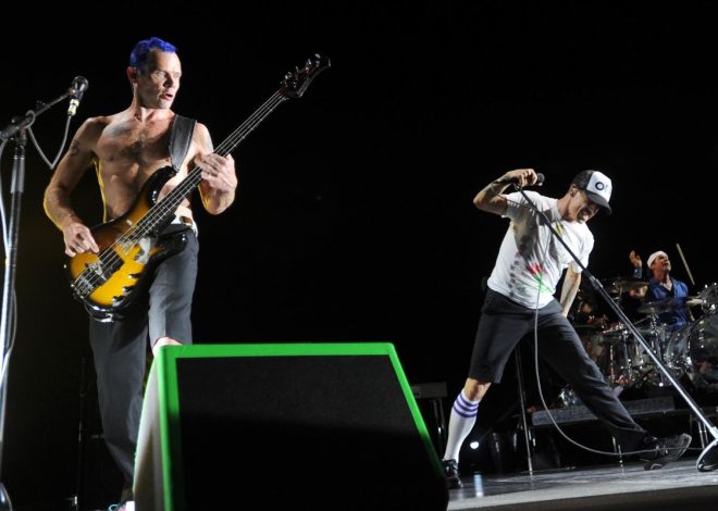 Red Hot Chili Peppers Sell Recorded Catalog To WMG For $300M