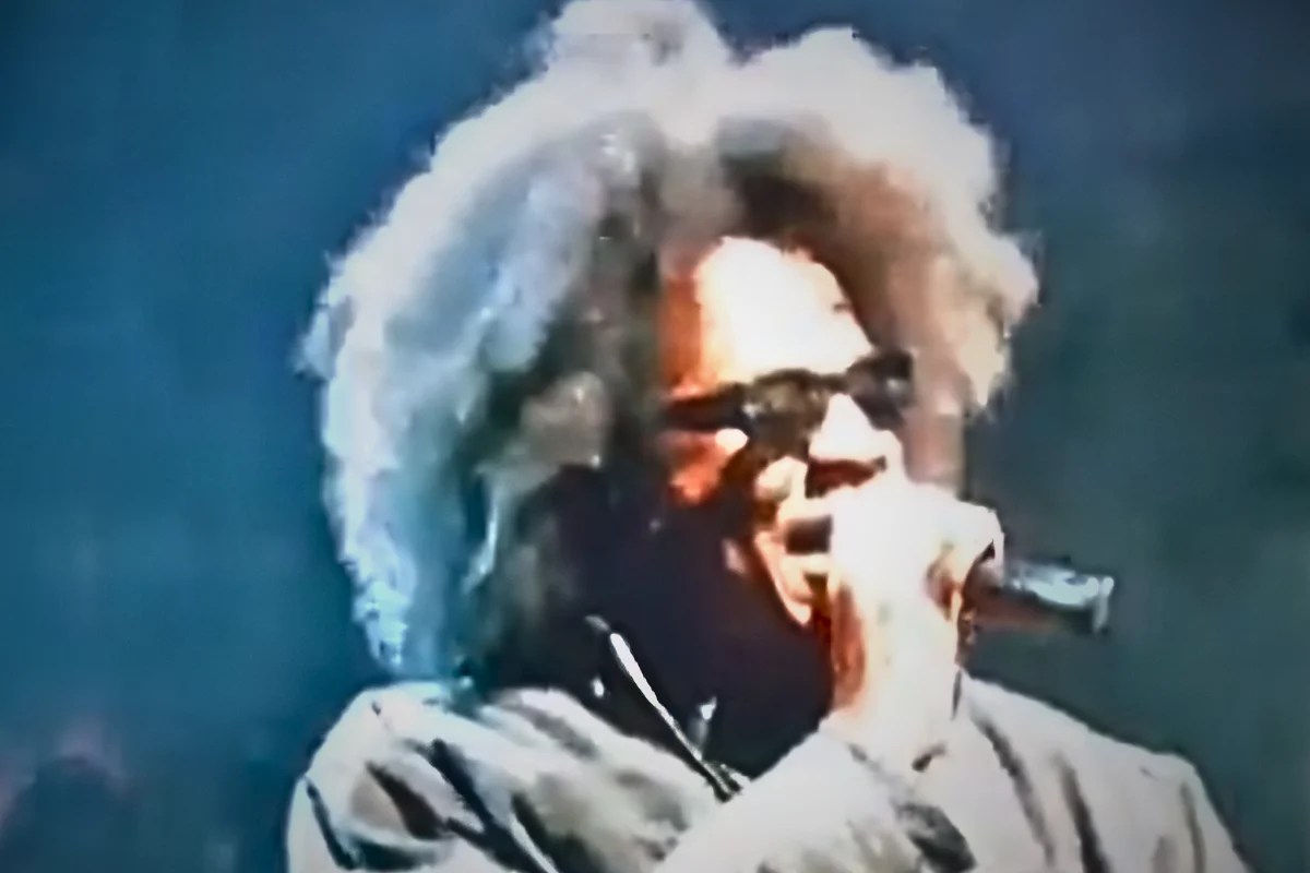 Jay-Z Debuts New Afro Look At Roots Picnic, Smokes  Drake & Damon Dash With Vicious Bars