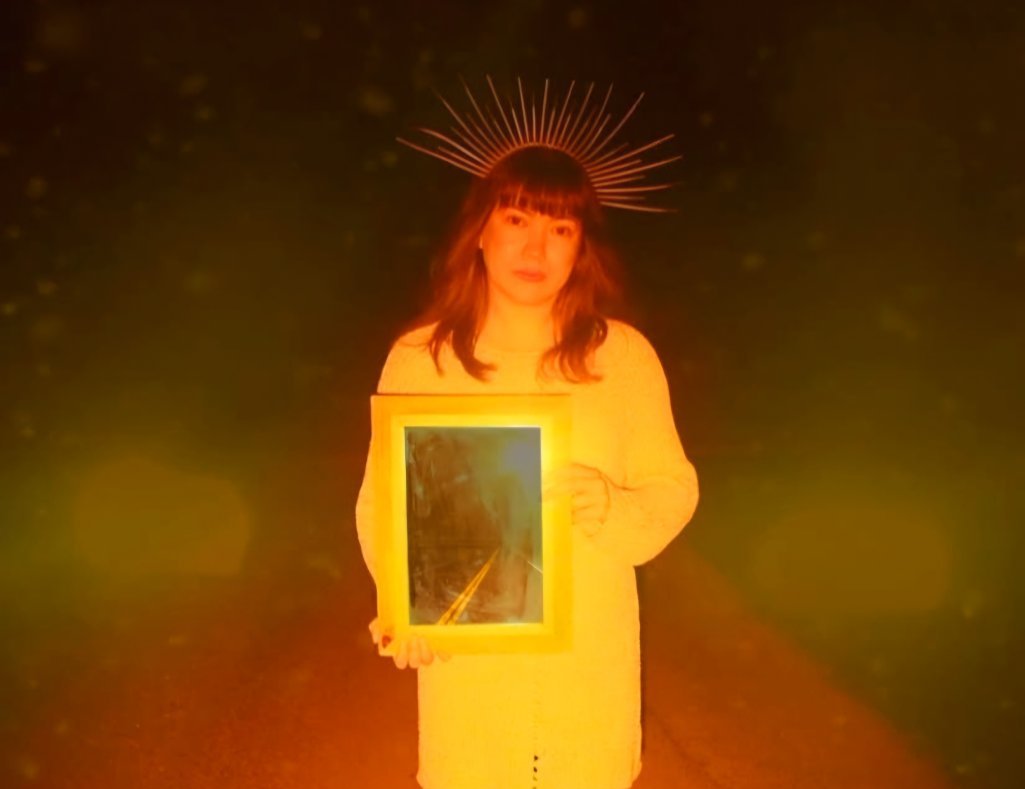 Helen Ganya Transforms Dreamlike Visions Into Haunting New Single “Riding on a dovetailed pony”