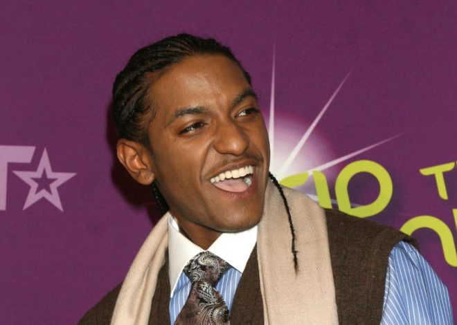 Lloyd Accidentally Snatches Fan’s Wig During Detroit Concert